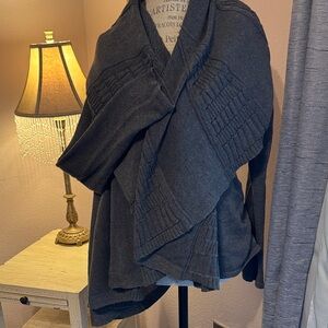 Neiman Marcus Elegant Grey Women's Sweater